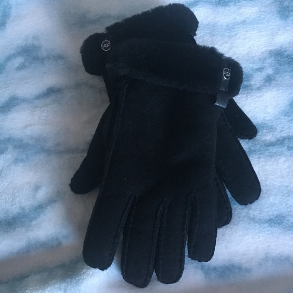 Ugg Gloves 🌬️❄️